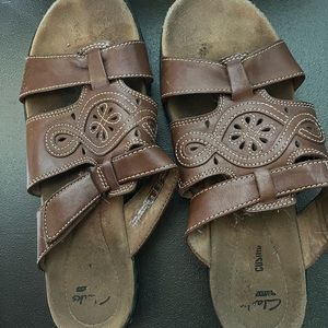 Comfy Brown Clark’s Sandals